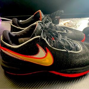 Lebron 20 150$ Size 9